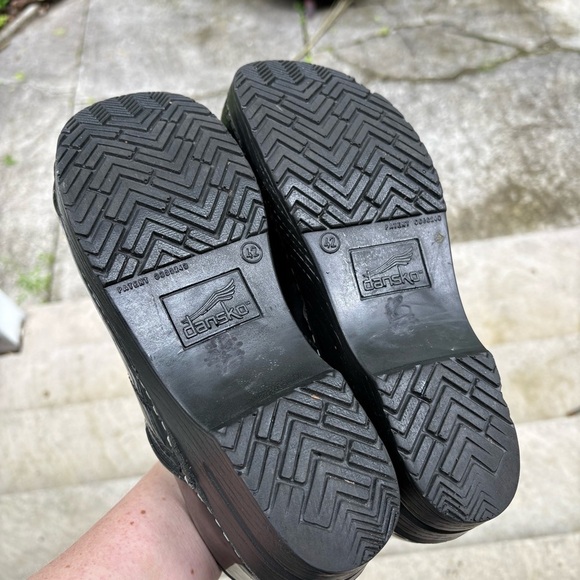 Dansko Black Patent Leather Clogs Size 42 - Picture 7 of 7